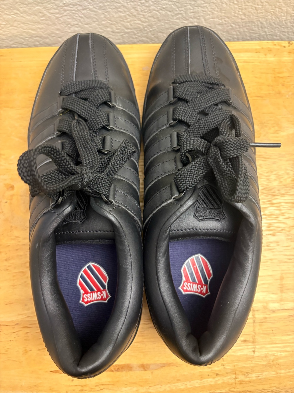 K-Swiss Men's Black Leather Low-Top Sneakers